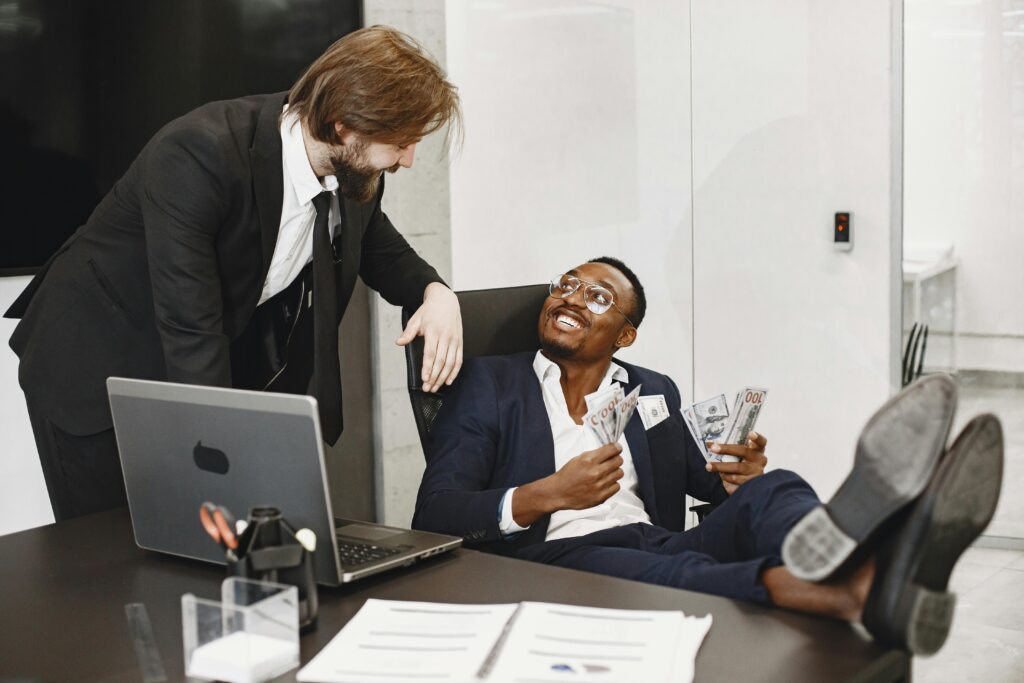 High-Profit Business Ideas for 2026 You Can Start with Little or No Money
