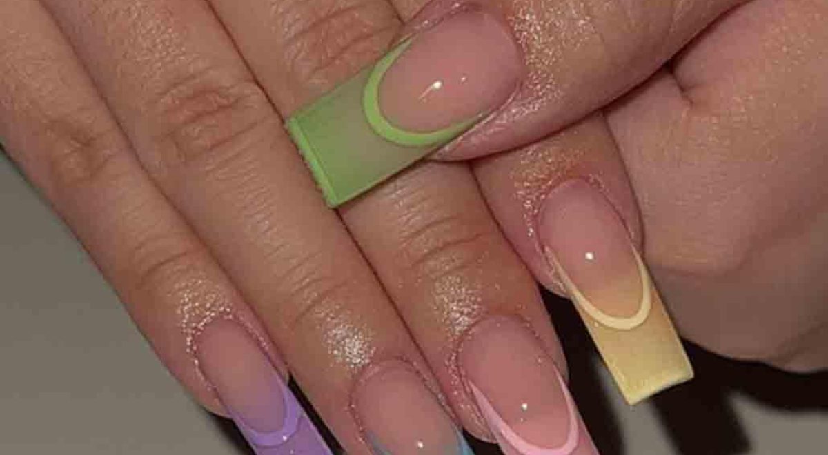 Stylish 24pcs Long Ballerina Shape Press On Nails with glitter and flower decor for women who love elegant and trendy nail fashion.